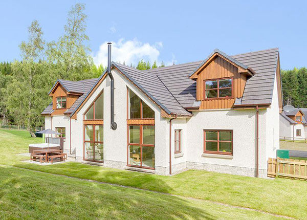 Pet friendly cottages with hot tubs