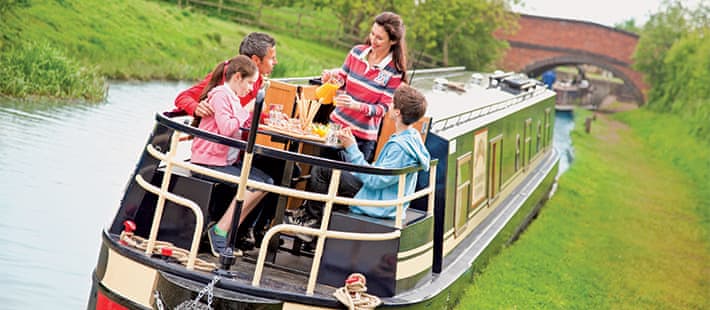 Canal Boat Holidays Barge And Narrowboat Hire On The Uk Waterways